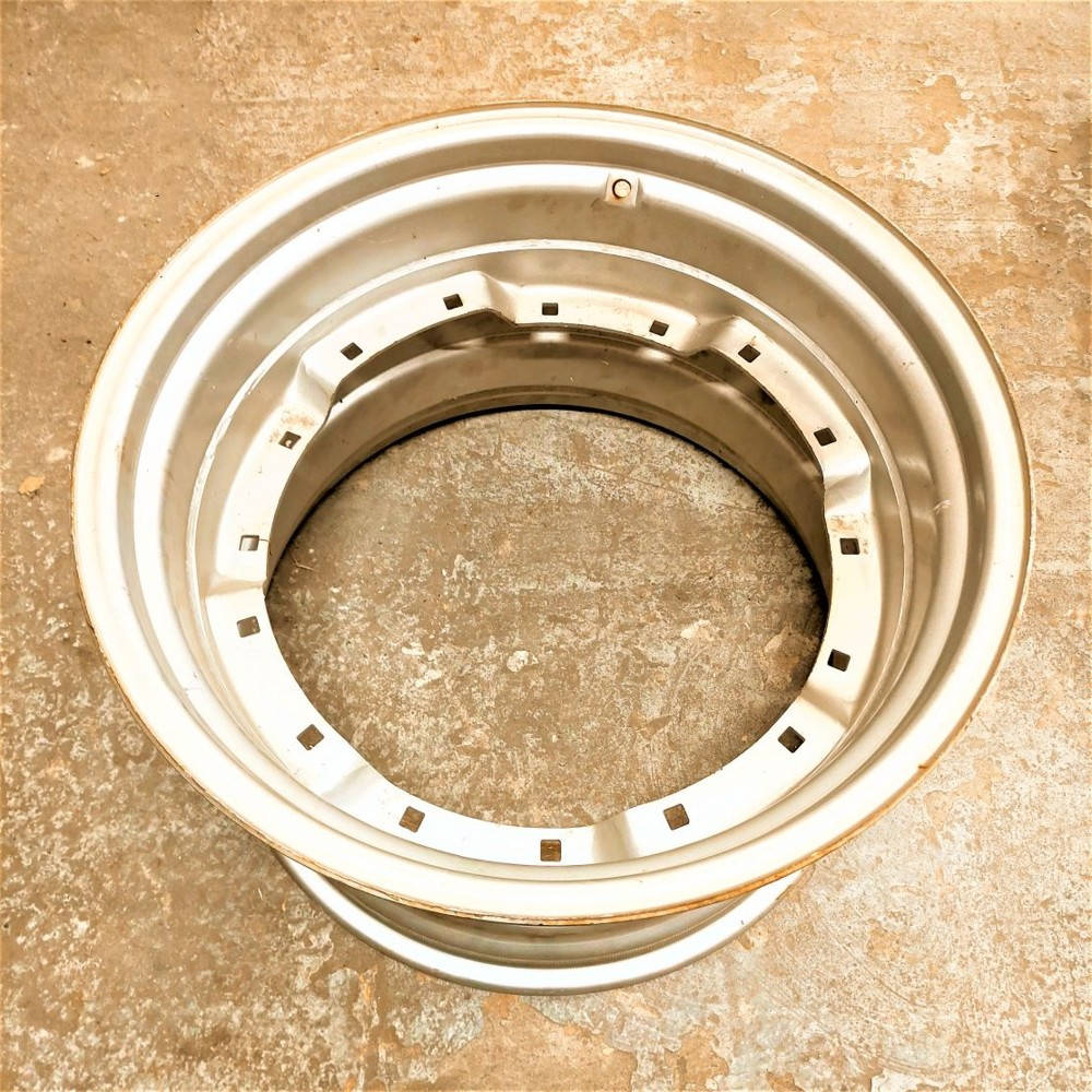 188350A2 Front Wheel Rim W18Lx28 (600/65R28), Mag340 (CNH)