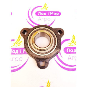 AH139260 Shredder Bearing Assembly (John Deere)