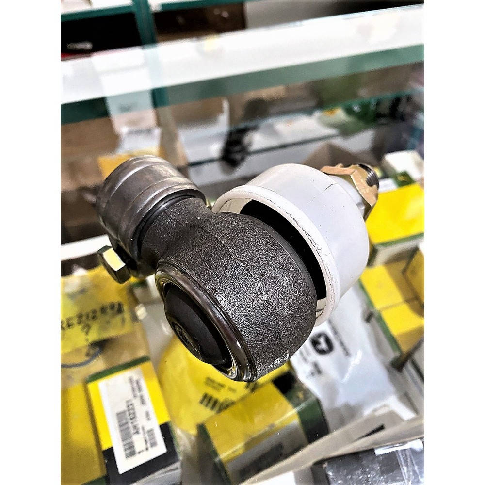 AZ62040 Tie Rod End (John Deere)