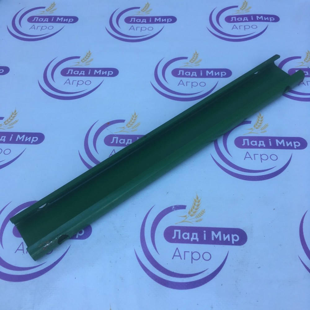 H172472 Support (John Deere)