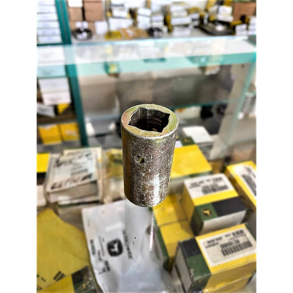 N218155 Coupling (John Deere)