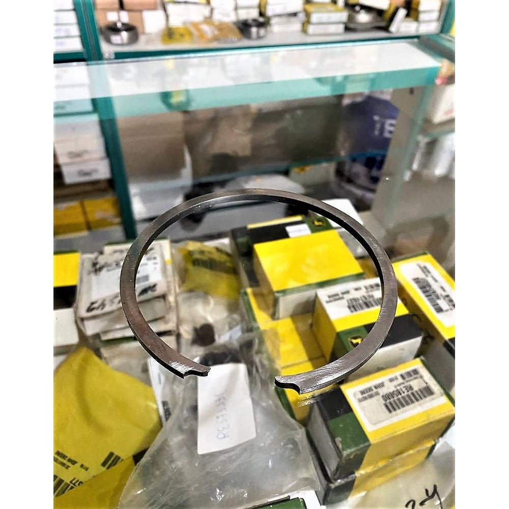 R108528 Snap Ring (John Deere)