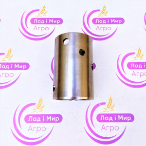 R108576 Sleeve (John Deere)