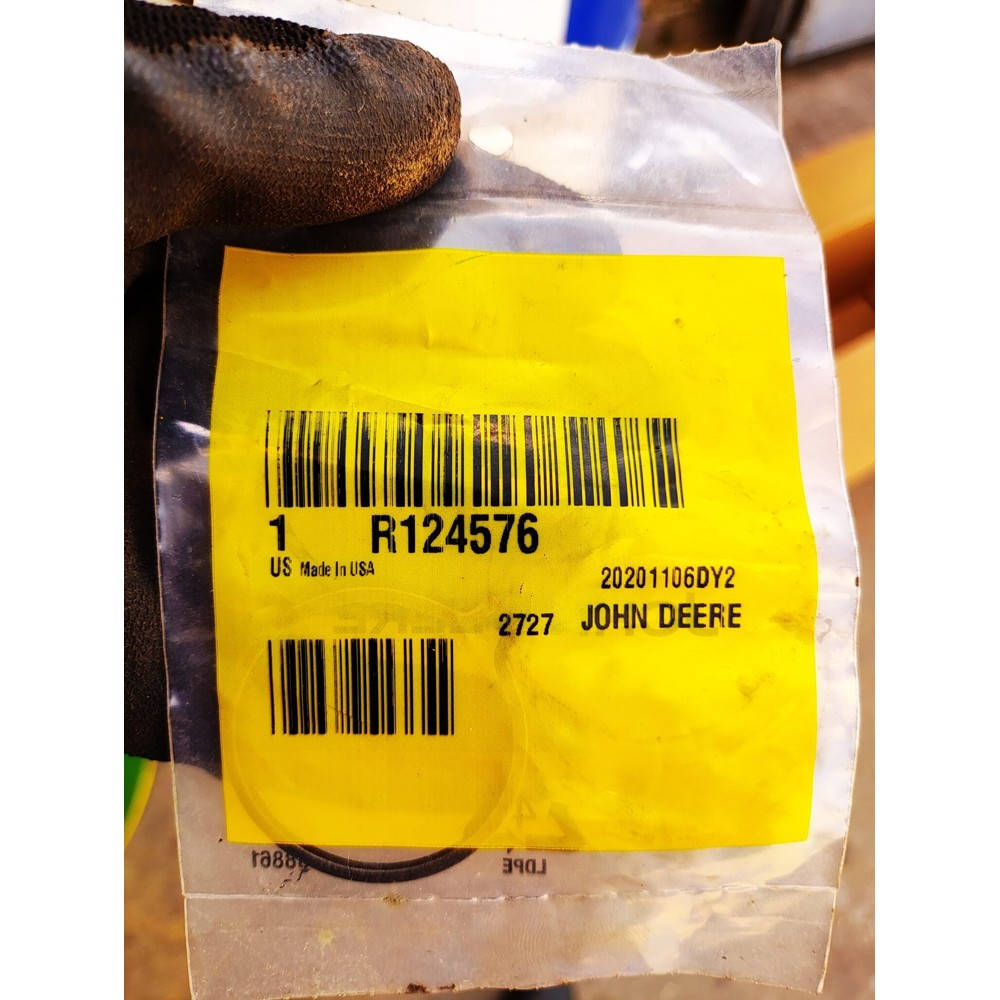 R124576 Ring (John Deere)