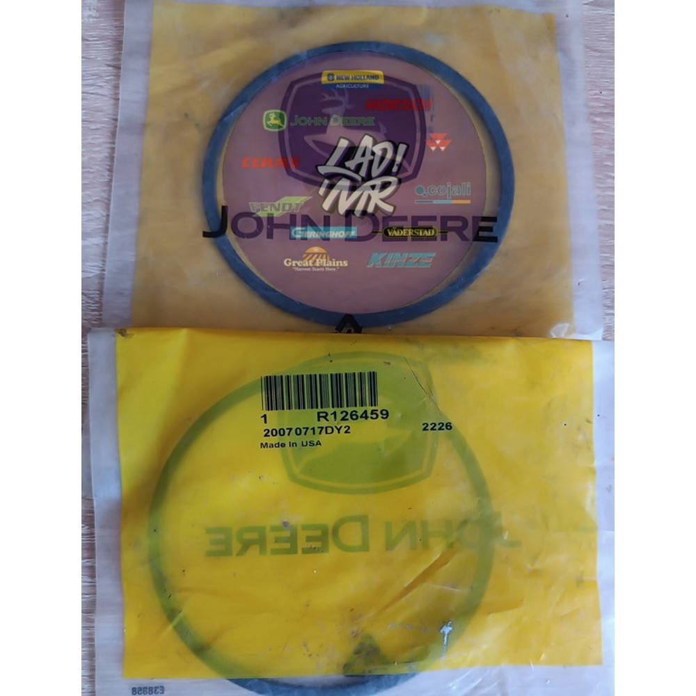 R126459 Ring (John Deere)