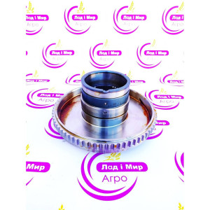 R542173 Coupling (John Deere)