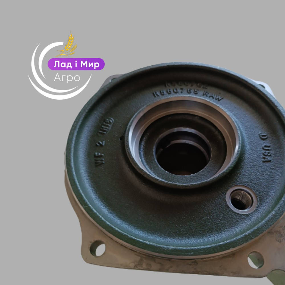 R560762 Корпус підшипника (John Deere)
