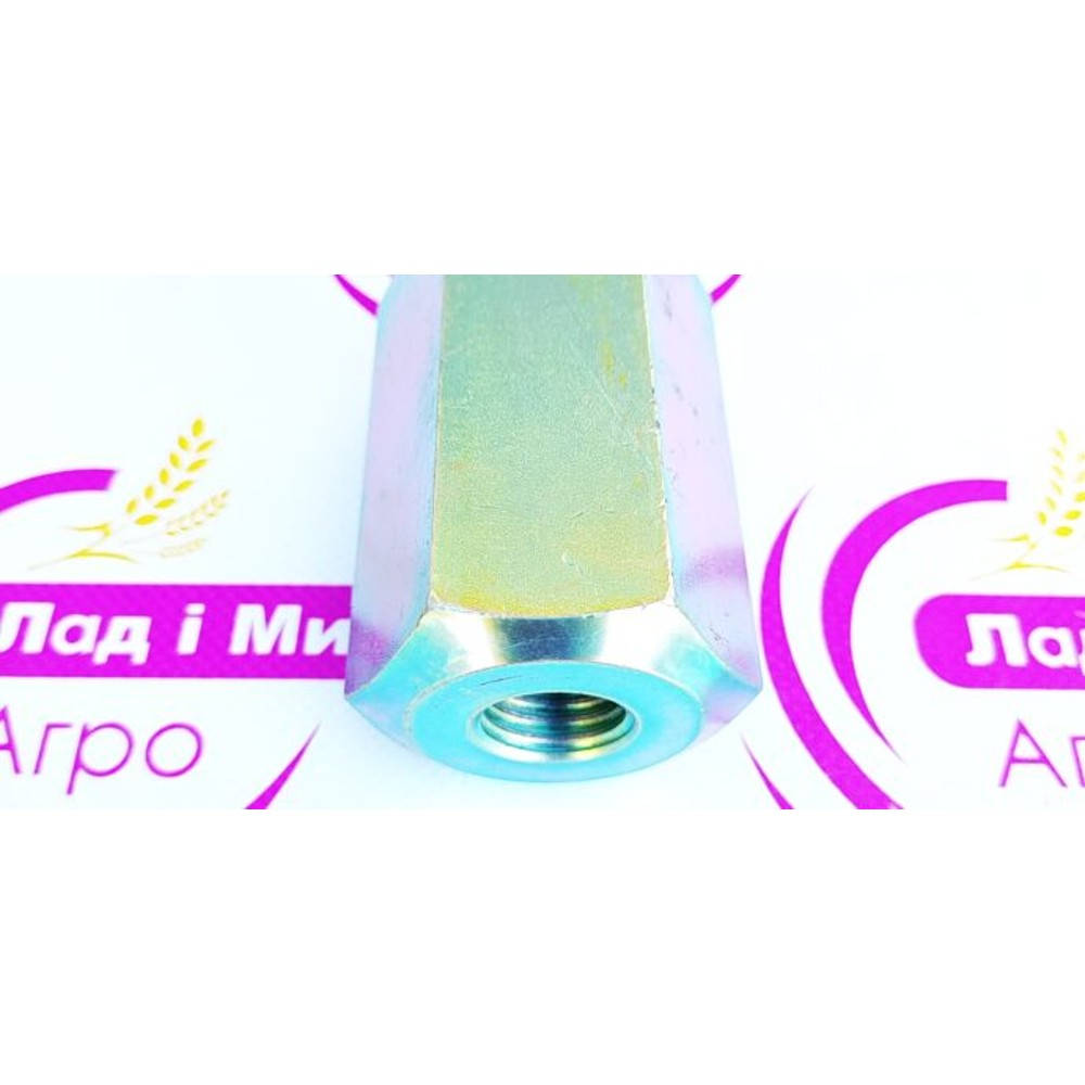 R570928 Bushing (John Deere)
