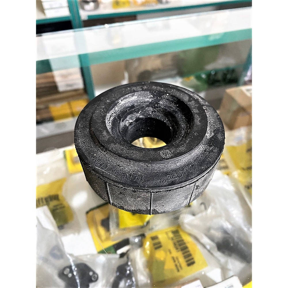 RE217825 Cushion (John Deere)