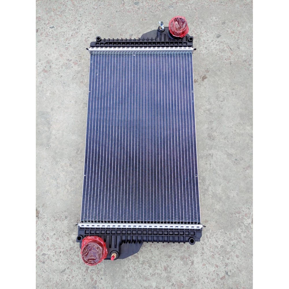 RE245236 Radiator (John Deere)