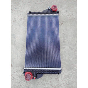 RE245236 Radiator (John Deere)