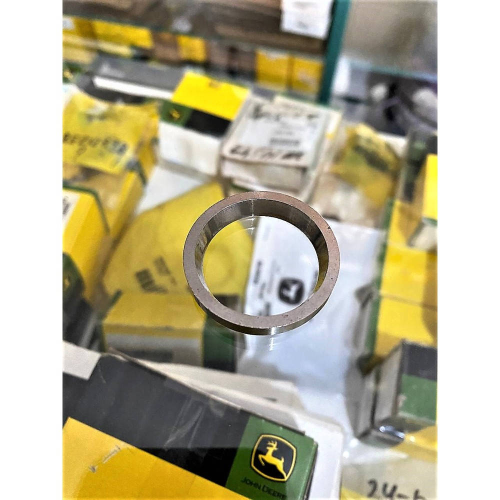 RE518083 Valve Seat (John Deere)