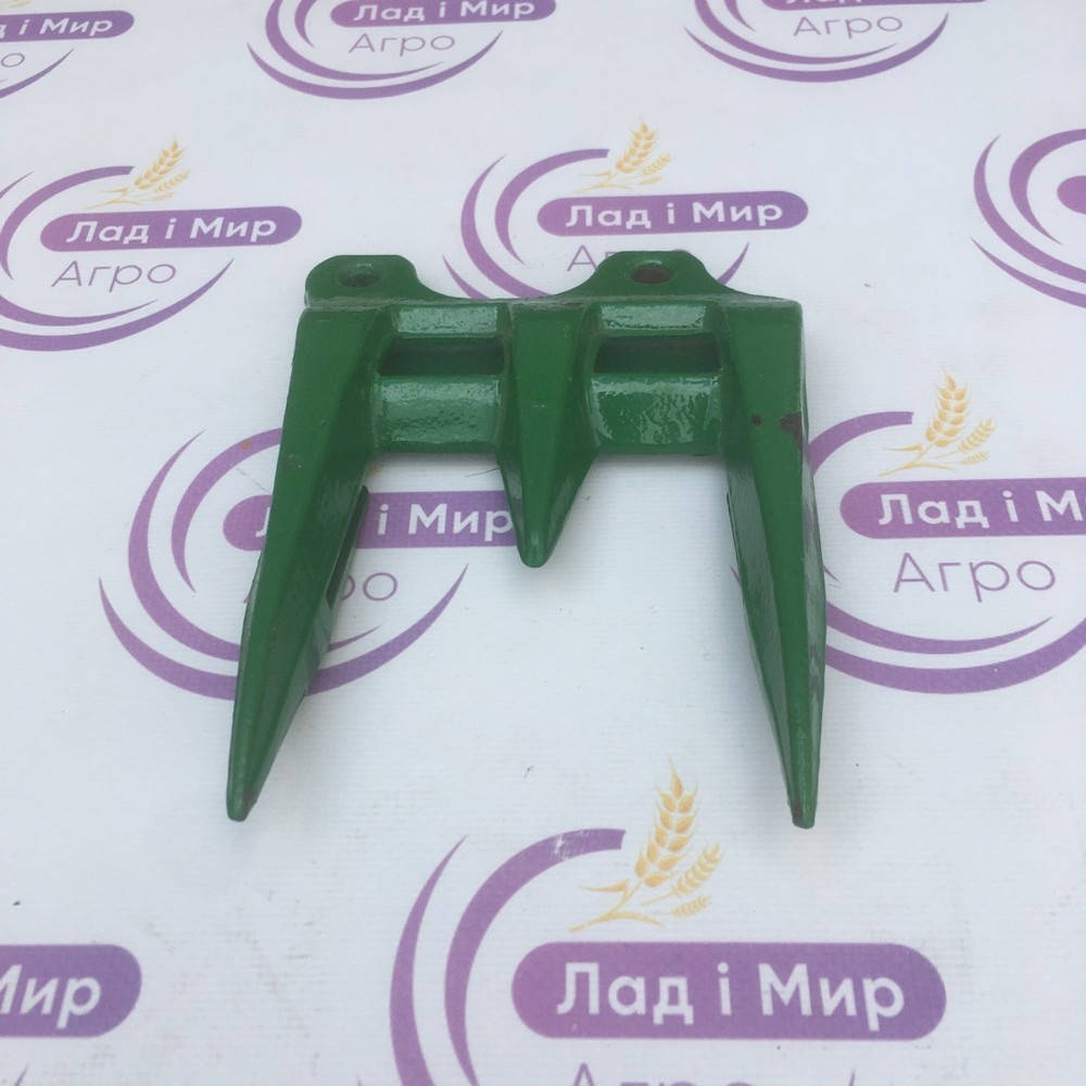 H213405 Палець жатки протиріжучій ПОТРІЙНИЙ (довгий/короткий/довгий) (YE)