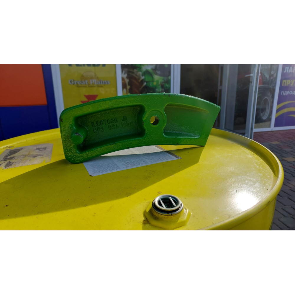 R207666 Roller Block (John Deere)