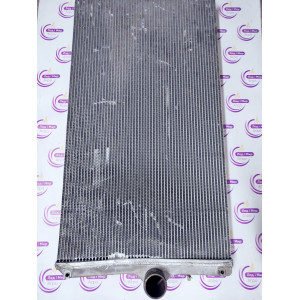 RE330645 Radiator (John Deere)