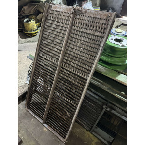 AH172942-US Screen (John Deere (USED)
